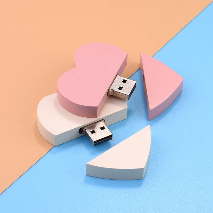 Clé USB Bois en Forme de Cœur 4Go à 128Go – Design Élégant et Personnalisable
